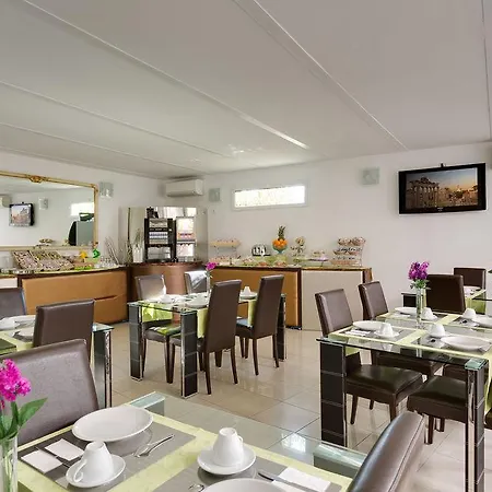 Darival Nomentana فندق 3*